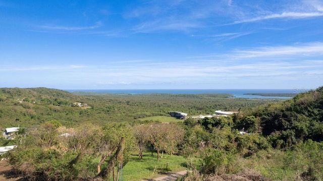 LUJAN DE PERI, Vieques, PR 00765
