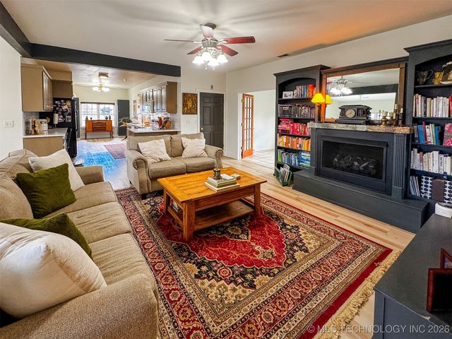 16929 W 736 Road, Tahlequah, OK 74464