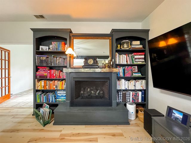 16929 W 736 Road, Tahlequah, OK 74464