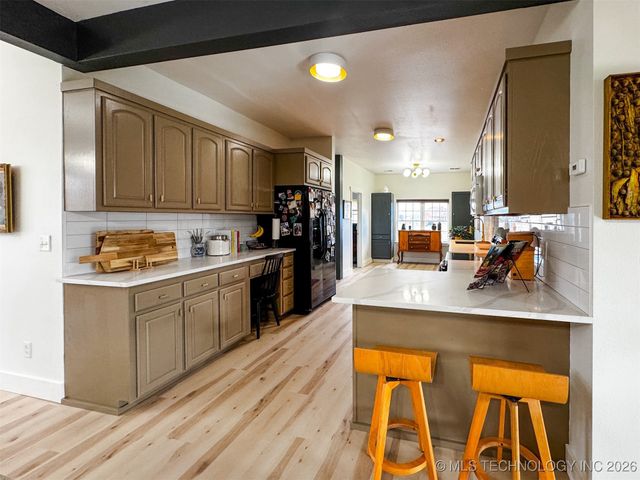 16929 W 736 Road, Tahlequah, OK 74464