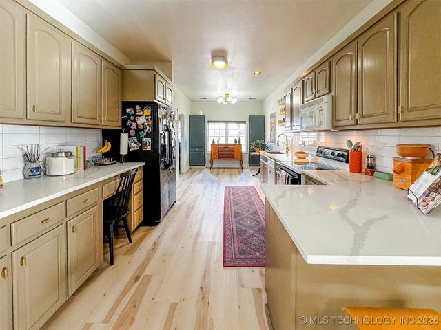 16929 W 736 Road, Tahlequah, OK 74464