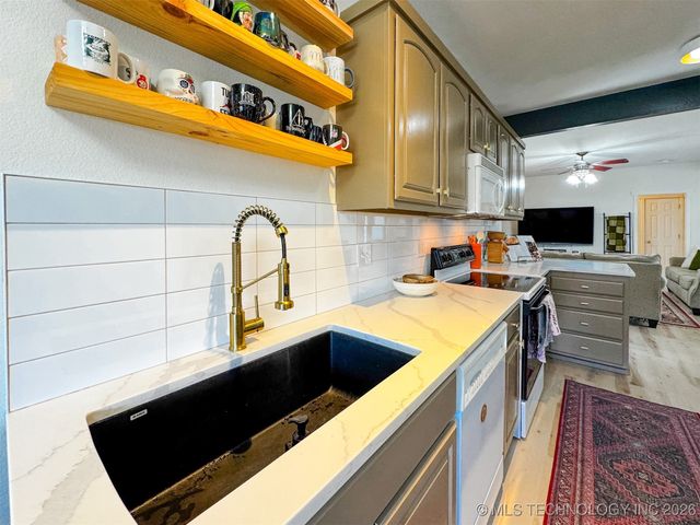 16929 W 736 Road, Tahlequah, OK 74464