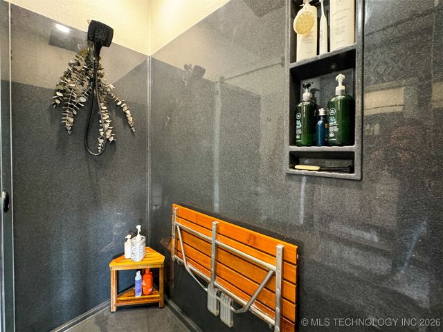 16929 W 736 Road, Tahlequah, OK 74464