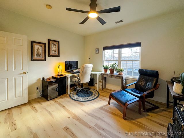 16929 W 736 Road, Tahlequah, OK 74464