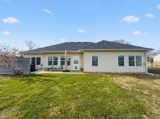 16929 W 736 Road, Tahlequah, OK 74464