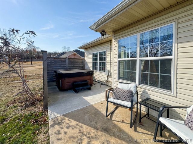 16929 W 736 Road, Tahlequah, OK 74464