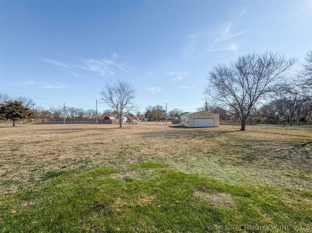 16929 W 736 Road, Tahlequah, OK 74464
