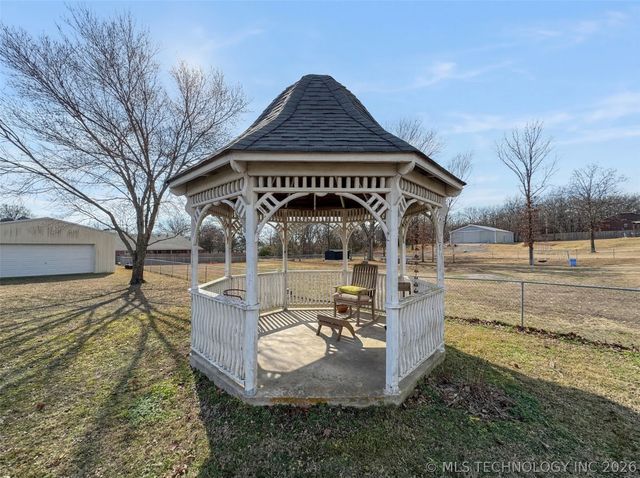 16929 W 736 Road, Tahlequah, OK 74464