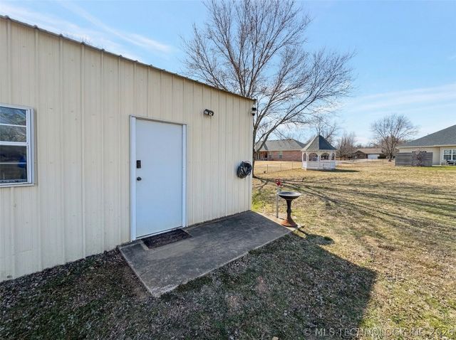 16929 W 736 Road, Tahlequah, OK 74464