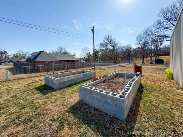 16929 W 736 Road, Tahlequah, OK 74464