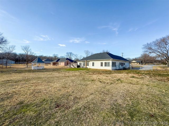 16929 W 736 Road, Tahlequah, OK 74464