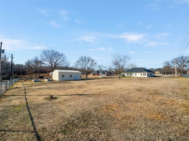 16929 W 736 Road, Tahlequah, OK 74464