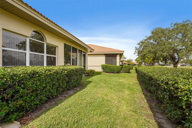 3350 W CHELMSFORD COURT 13, Sarasota, FL 34235