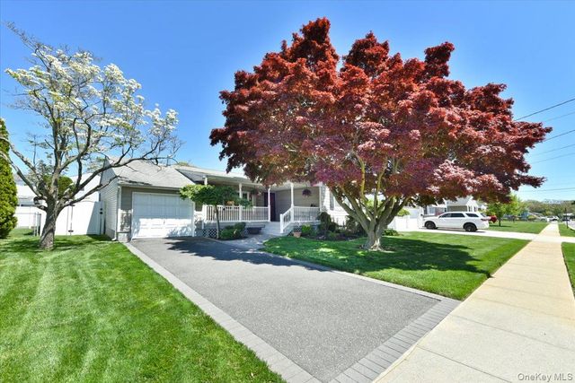 79 Ohio Avenue, Massapequa, NY 11758