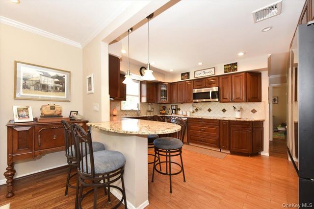 79 Ohio Avenue, Massapequa, NY 11758
