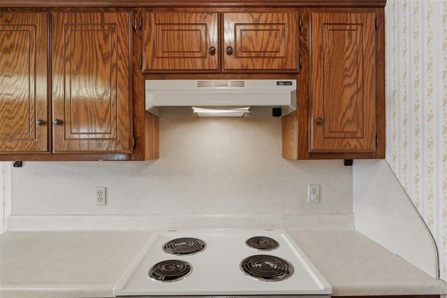 631 S Lariat Drive, Mustang, OK 73064