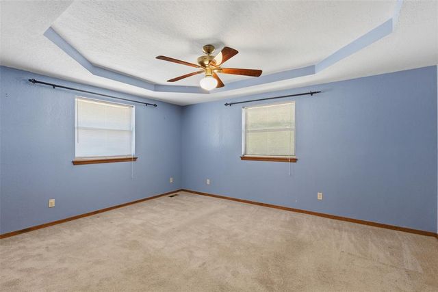 631 S Lariat Drive, Mustang, OK 73064
