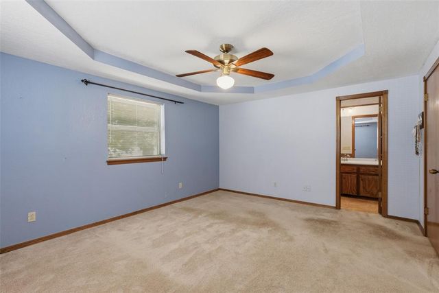 631 S Lariat Drive, Mustang, OK 73064
