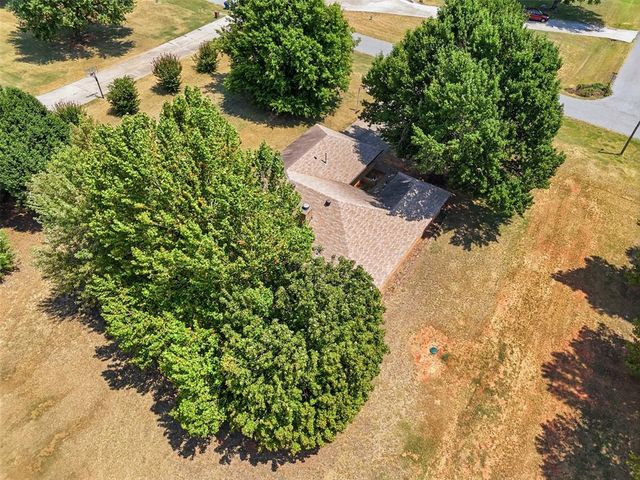 631 S Lariat Drive, Mustang, OK 73064