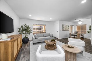 12141 Centralia 206, Lakewood, CA 90715