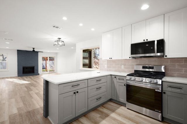 9717 Anderson Village DR, Austin, TX 78729