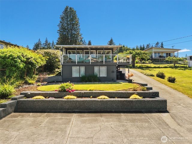 2519 Island Drive NW, Olympia, WA 98502