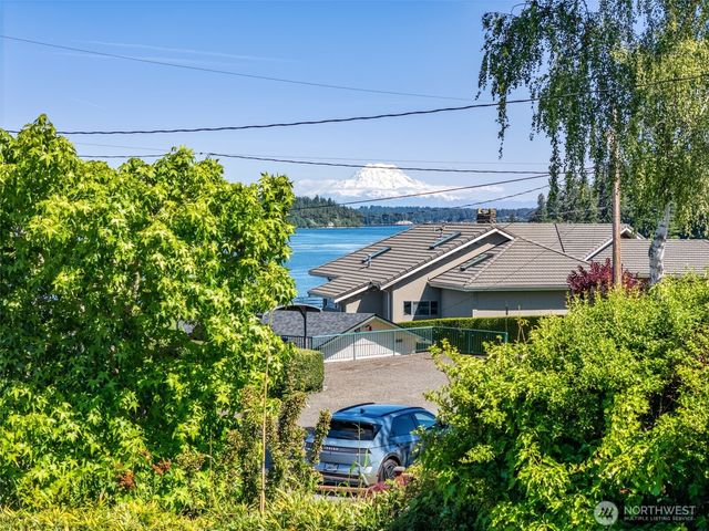 2519 Island Drive NW, Olympia, WA 98502