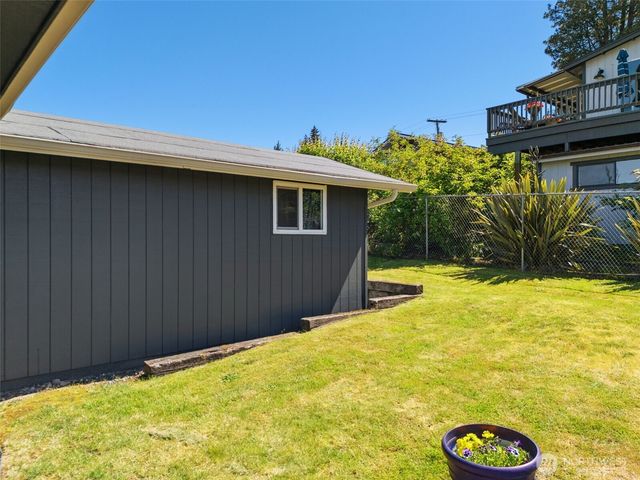 2519 Island Drive NW, Olympia, WA 98502
