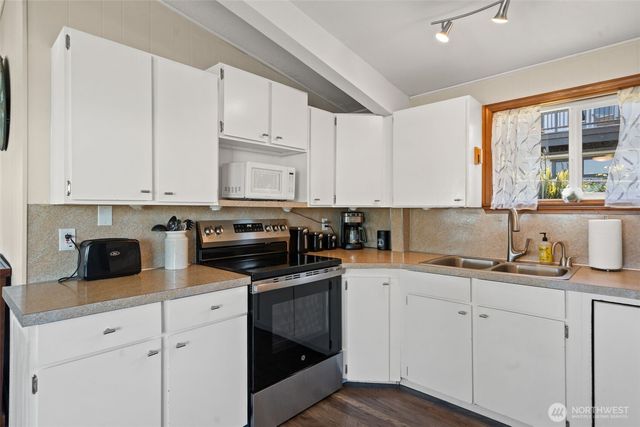 2519 Island Drive NW, Olympia, WA 98502