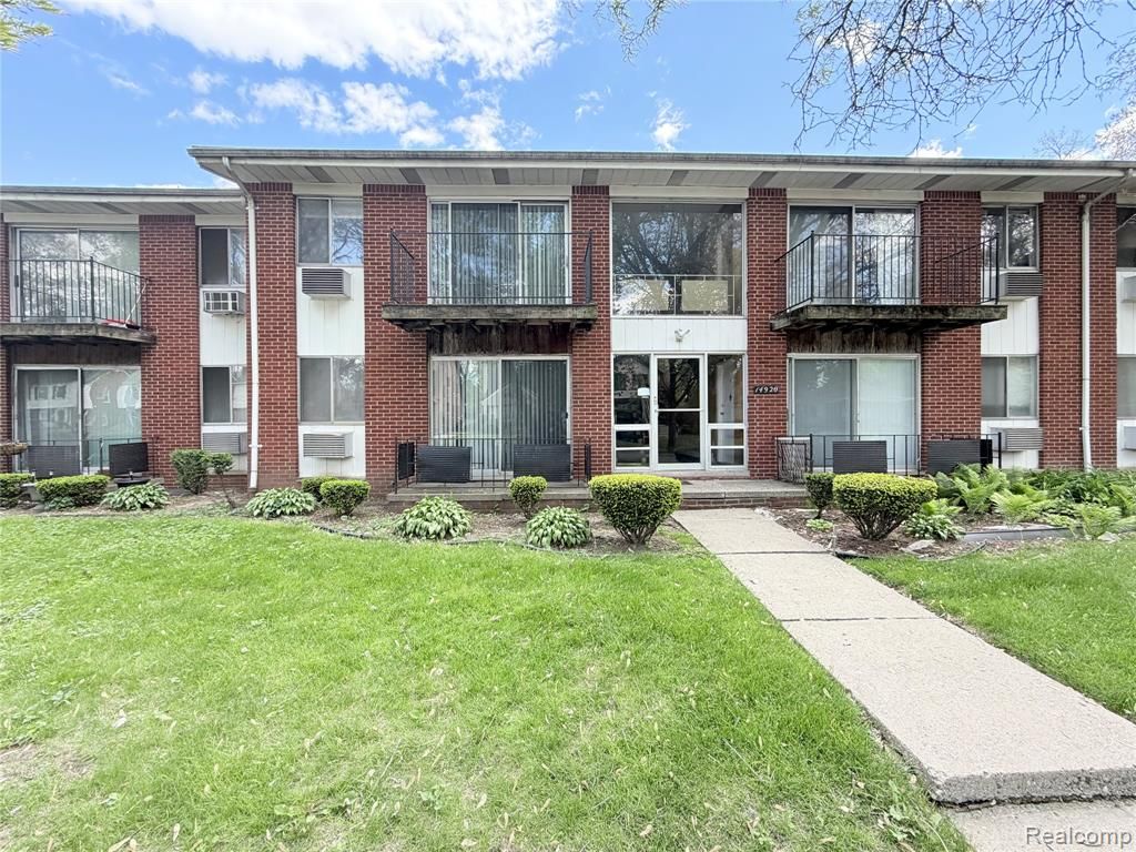 14940 Longacre Street, Detroit, MI 48227