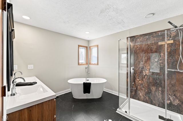 5102 Belleisle, Avon, IN 46123