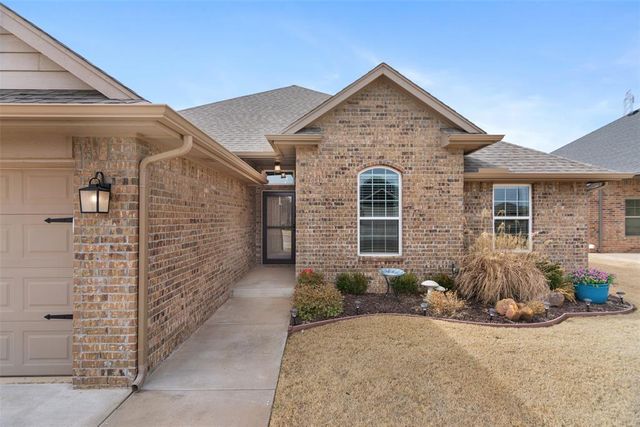 7309 Elaine Street, Yukon, OK 73099