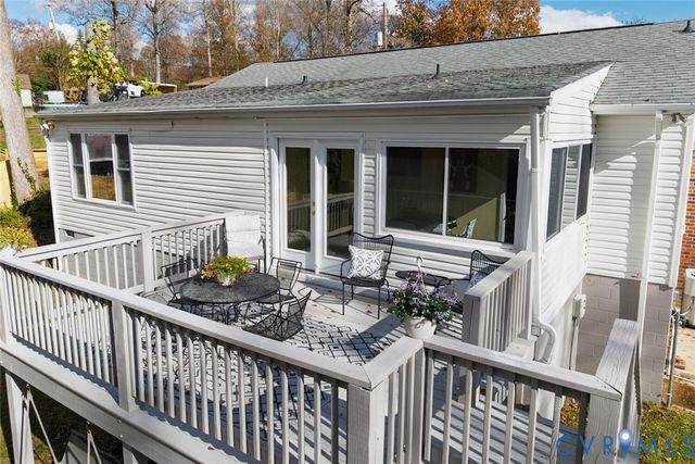 6904 Lakeshore Ct, Quinton, VA 23141