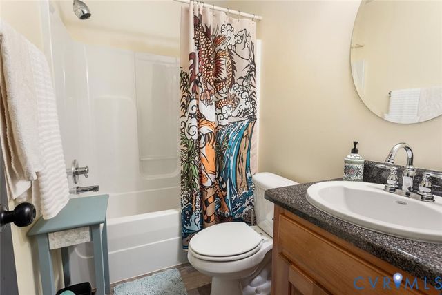 6904 Lakeshore Ct, Quinton, VA 23141