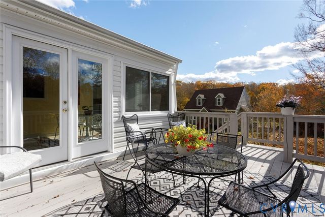 6904 Lakeshore Ct, Quinton, VA 23141