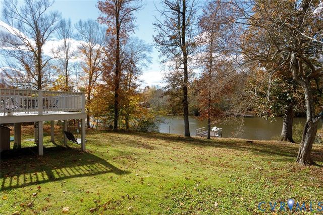 6904 Lakeshore Ct, Quinton, VA 23141