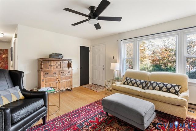 6904 Lakeshore Ct, Quinton, VA 23141