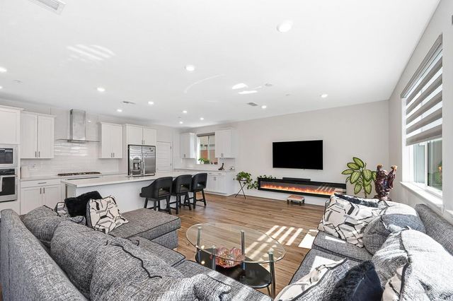 6024 Meru Way, Roseville, CA 95747