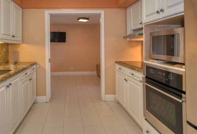 1800 NE 114th Street 401, Miami, FL 33181