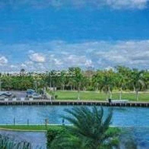 1800 NE 114th Street 401, Miami, FL 33181