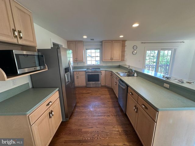 1832 BIRCH RD, Mclean, VA 22101