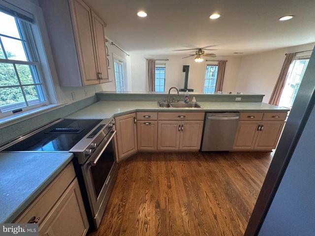 1832 BIRCH RD, Mclean, VA 22101