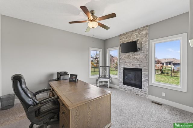512 Sherwood Drive, Gretna, NE 68028