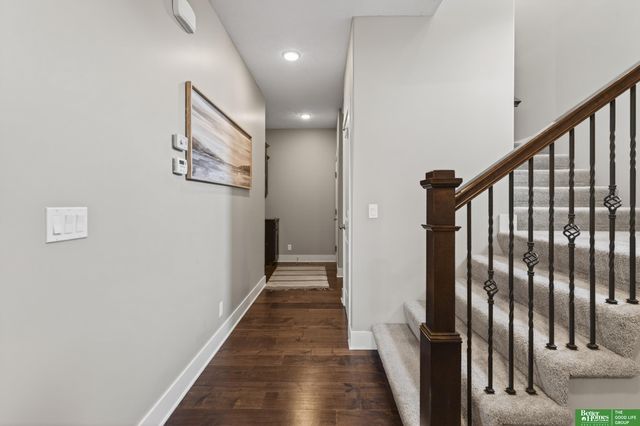 512 Sherwood Drive, Gretna, NE 68028