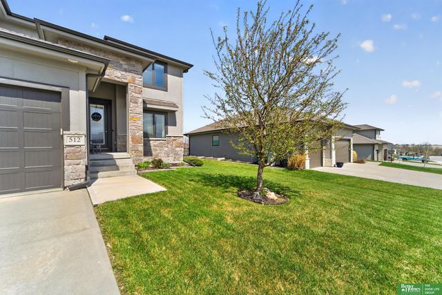 512 Sherwood Drive, Gretna, NE 68028