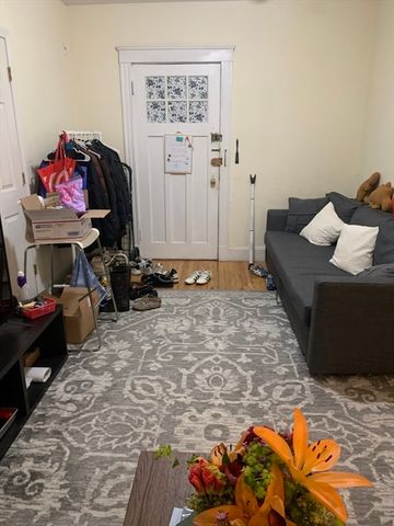 54 Egmont St 3, Brookline, MA 02446