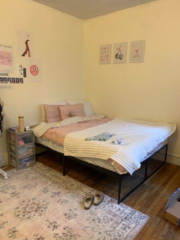 54 Egmont St 3, Brookline, MA 02446