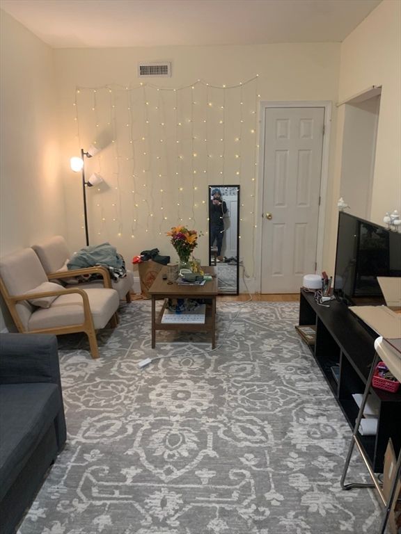 54 Egmont St 3, Brookline, MA 02446