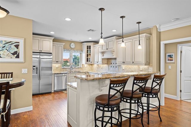 5075 Harmony Circle 301, Vero Beach, FL 32967