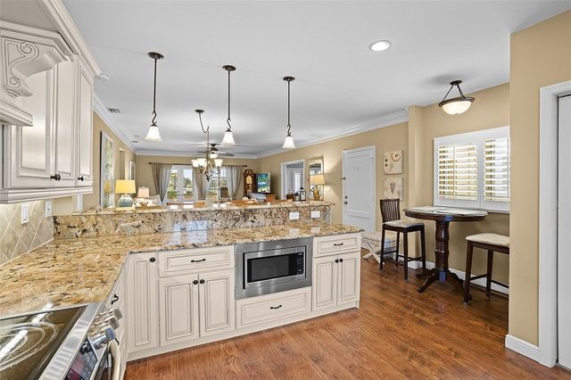 5075 Harmony Circle 301, Vero Beach, FL 32967